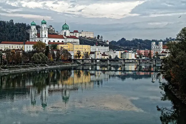You are currently viewing Outlets in Passau – Schnäppchen aus der Drei-Flüsse-Stadt