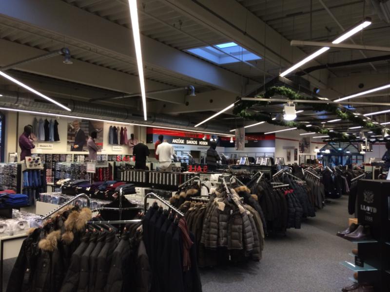 ᐅ LLOYD Outlet Sulingen » Lohnt sich's?