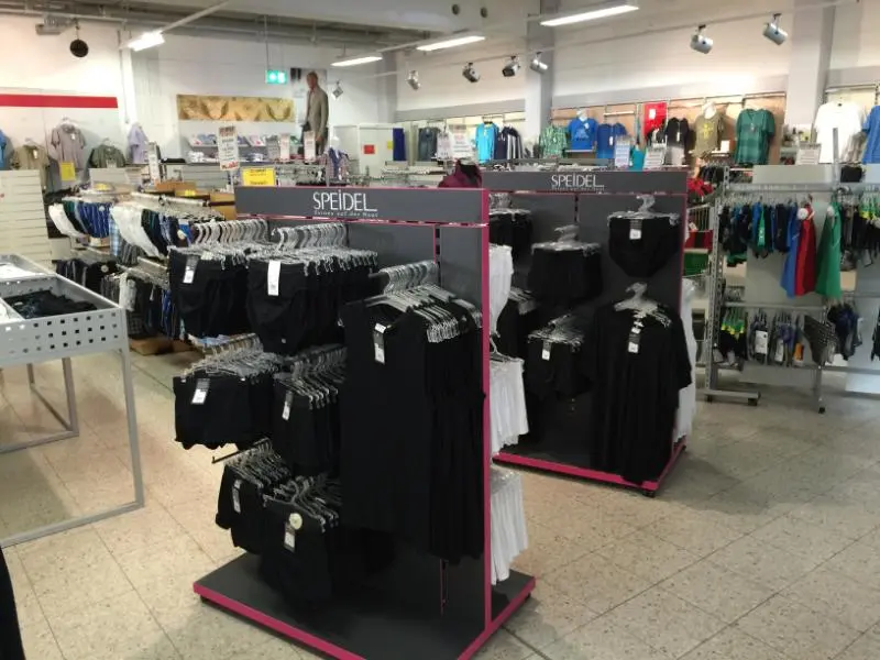Schuh & Fashion Outlet Pocking