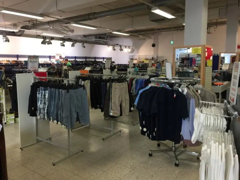 Schuh & Fashion Outlet Pocking