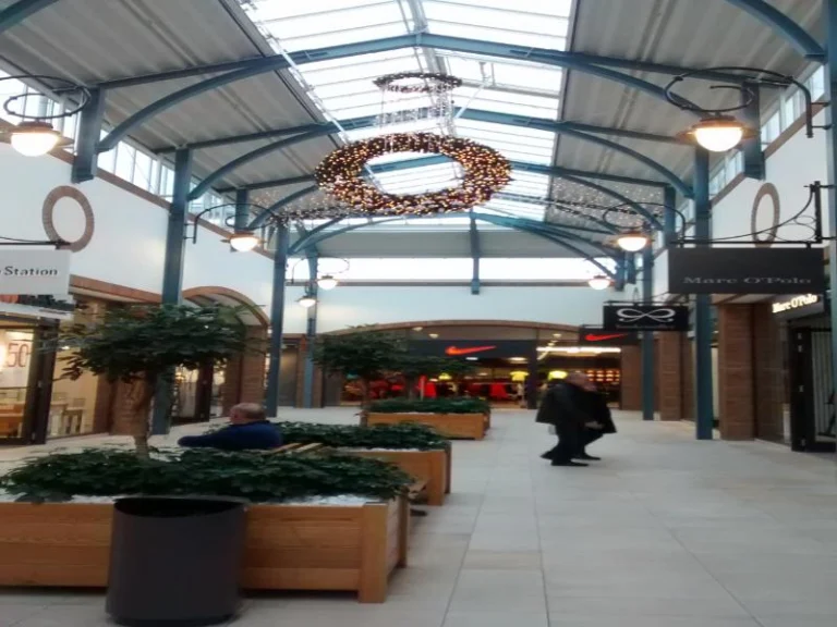 Mustang Outlet Brehna