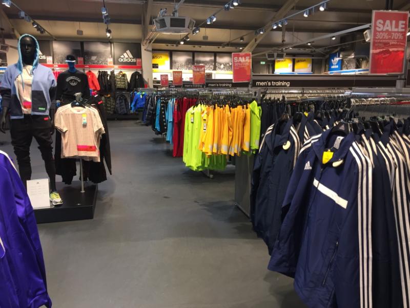 Consequent Zelfrespect Geheugen ᐅ Adidas Outlet Piding – Sparen bei den drei Streifen » Lohnt sich's?