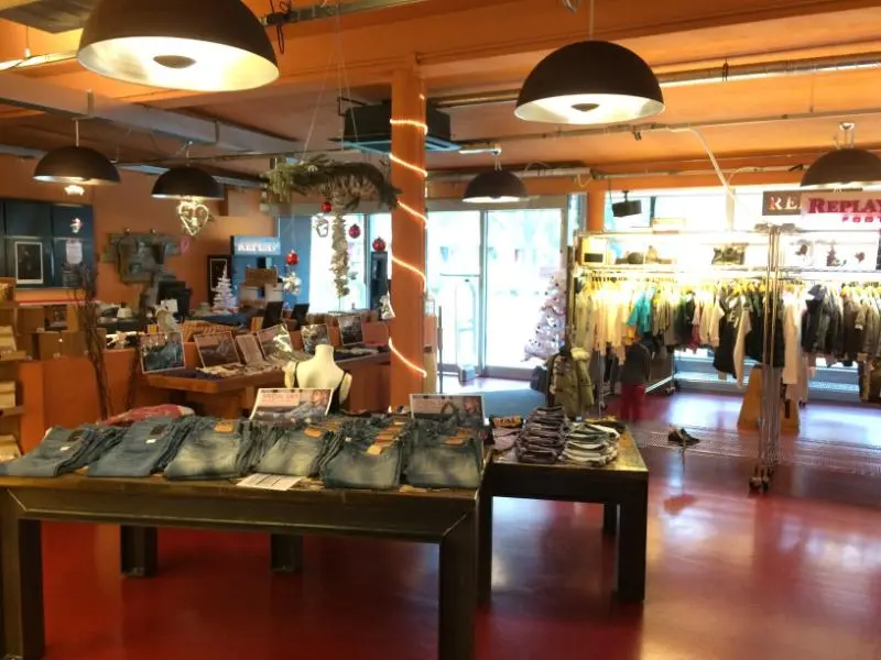 Replay Factory Outlet Düsseldorf
