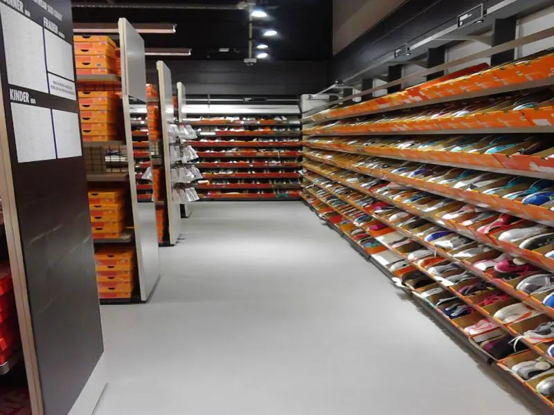 NIKE Stuhr