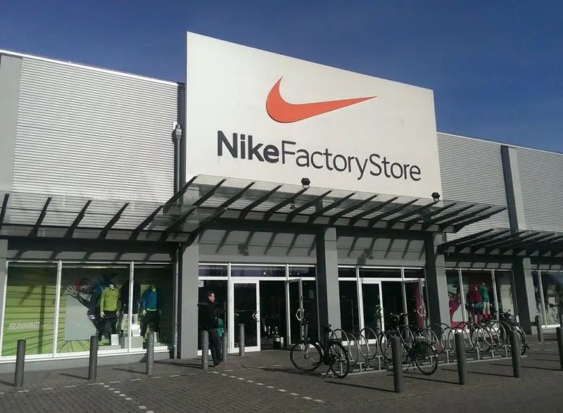 NIKE Stuhr
