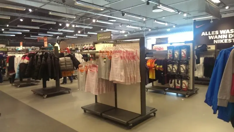 NIKE Stuhr