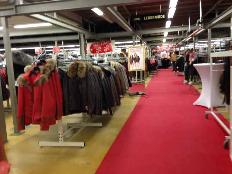 You are currently viewing JCC Ledermoden Outlet  Dezisau