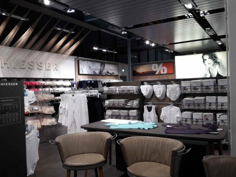 You are currently viewing Schiesser Outlet in Radolfzell - Mit Knall und Fall auf Schnäppchenjagd