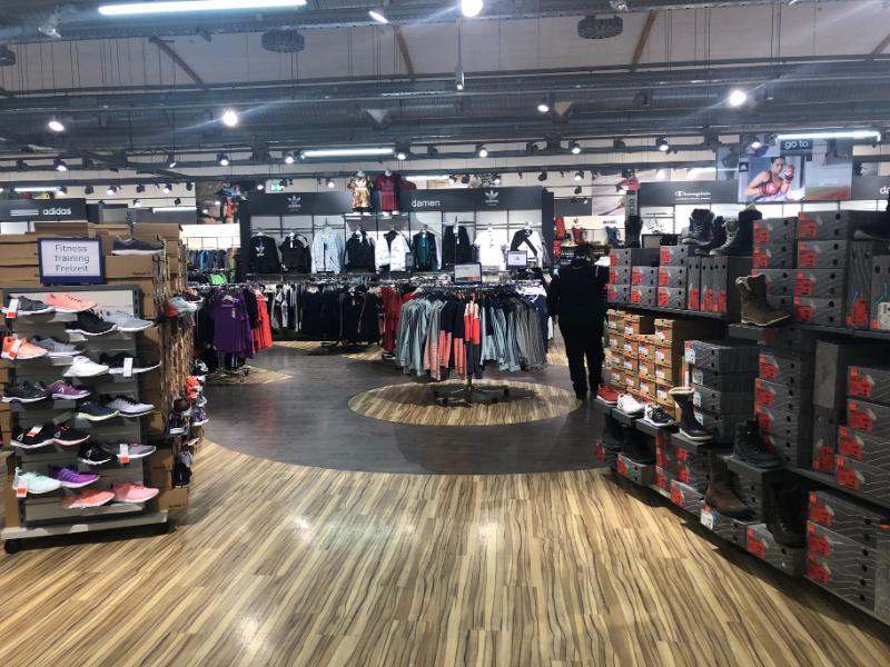 reebok outlet herzogenaurach öffnungszeiten