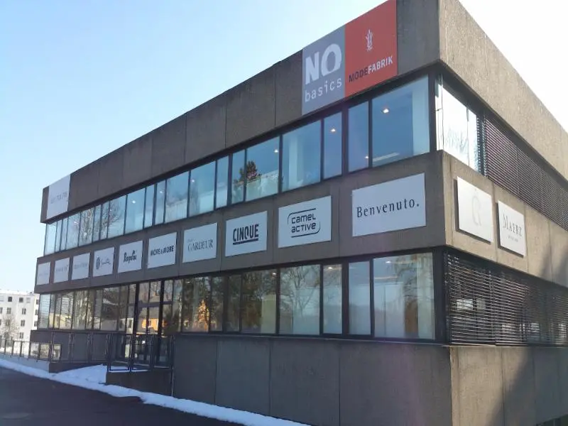 NoBasics Modefabrik Selb