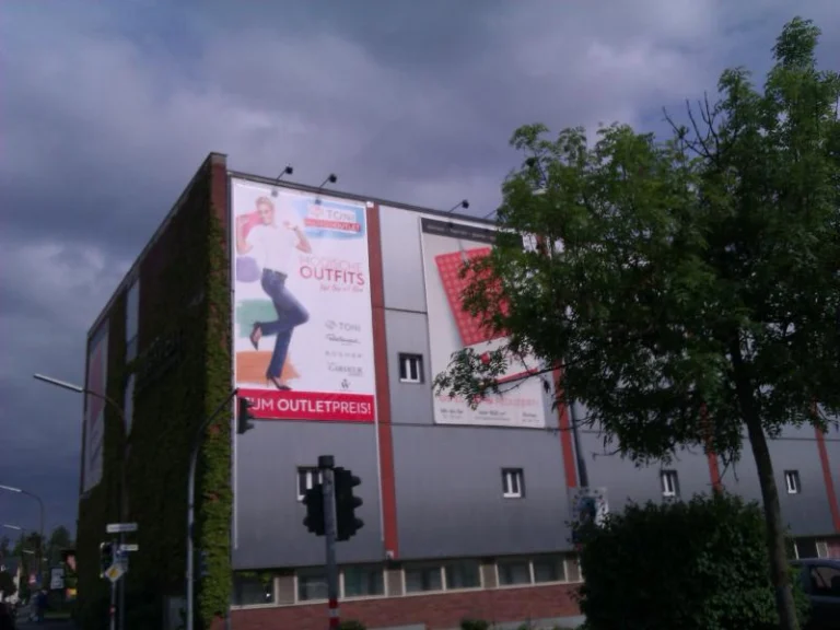 Toni Dress Outlet Forchheim